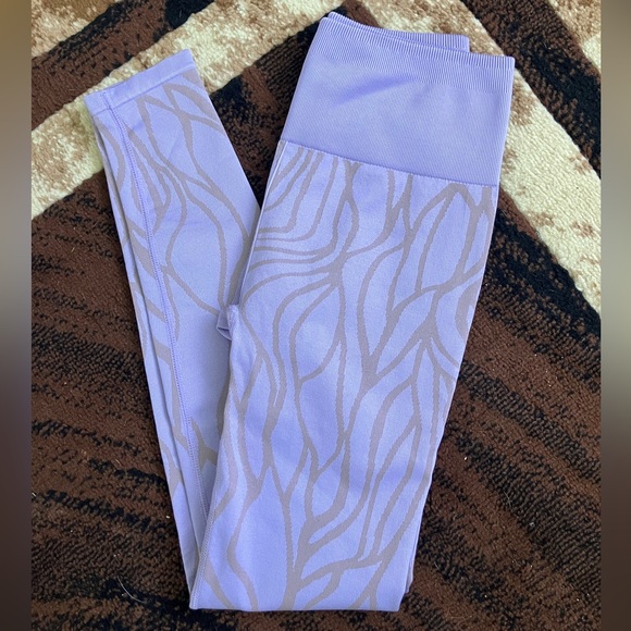 Fabletics Pants - Fabletics Full Length Seamless Leggings Women’s Size Small
